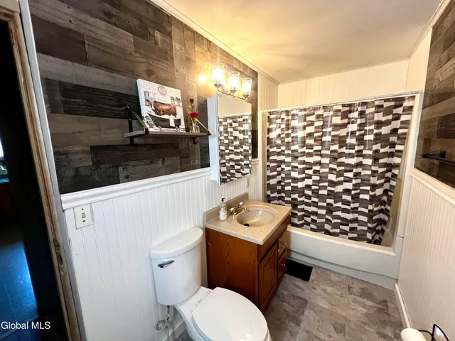 $254,500 | 154 Riceville Road, Gloversville, NY 12078