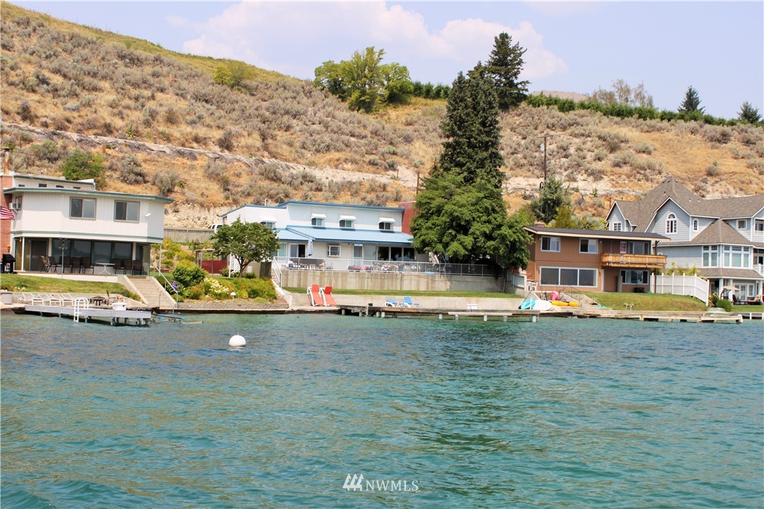 146 Spader Bay Road Chelan, WA 98816 - Photo 2 of 19 Gallery Image 2