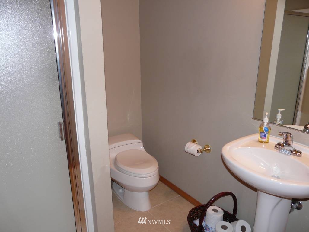 146 Spader Bay Road Chelan, WA 98816 - Photo 18 of 19 Gallery Image 18