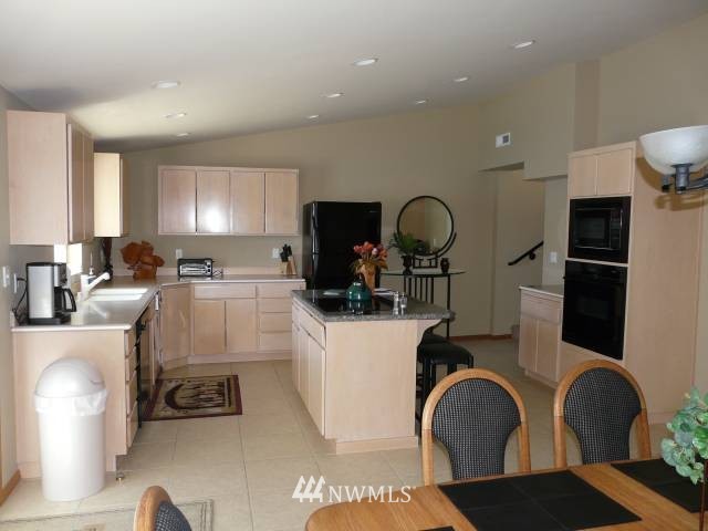 146 Spader Bay Road Chelan, WA 98816 - Photo 10 of 19 Gallery Image 10