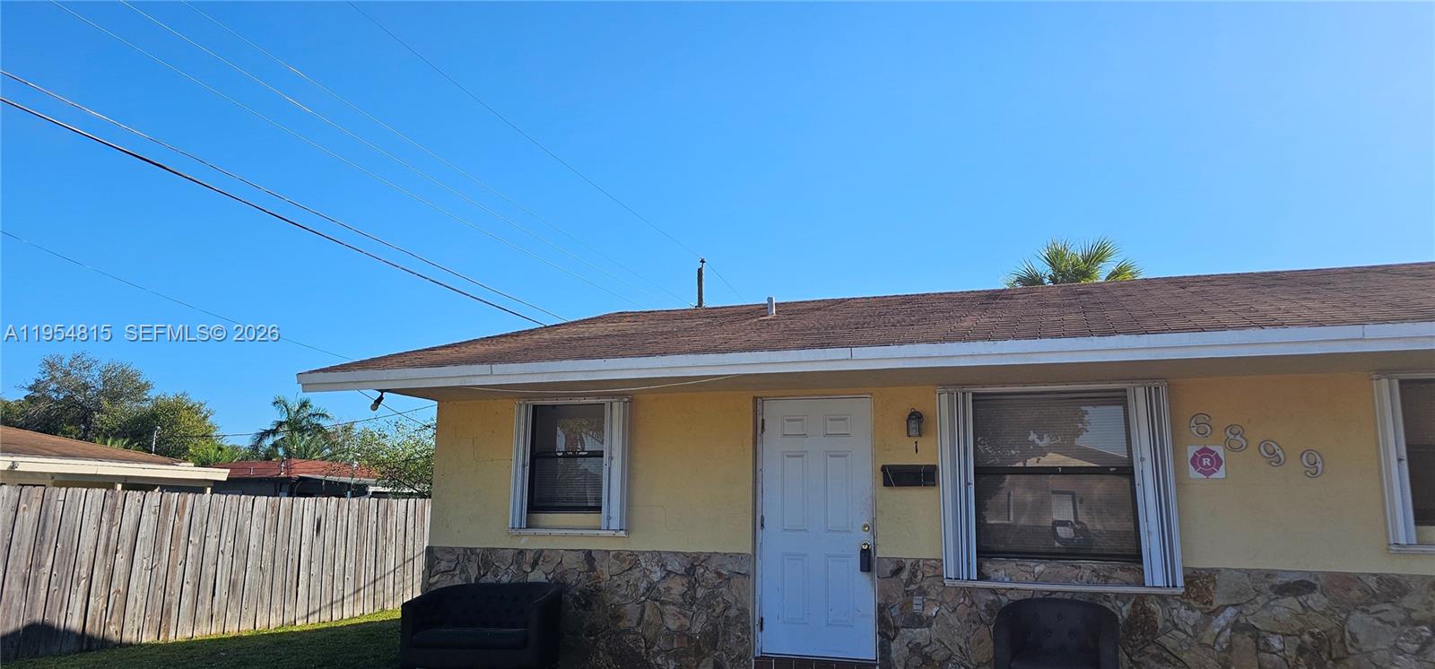 6899 Pembroke Road, Unit 1 Pembroke Pines, FL 33023 - Photo 1 of 9 Entry