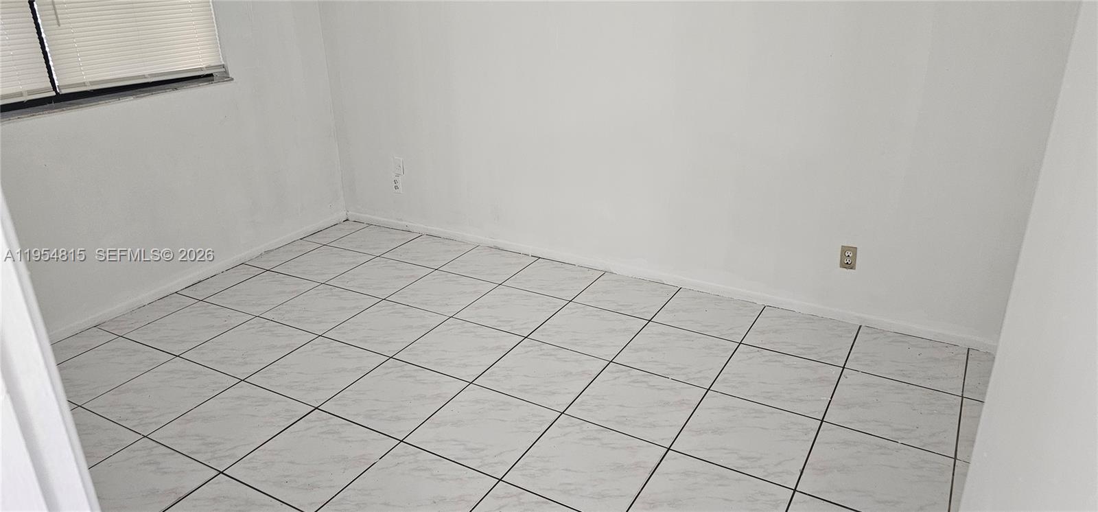 6899 Pembroke Road, Unit 1 Pembroke Pines, FL 33023 - Photo 3 of 9