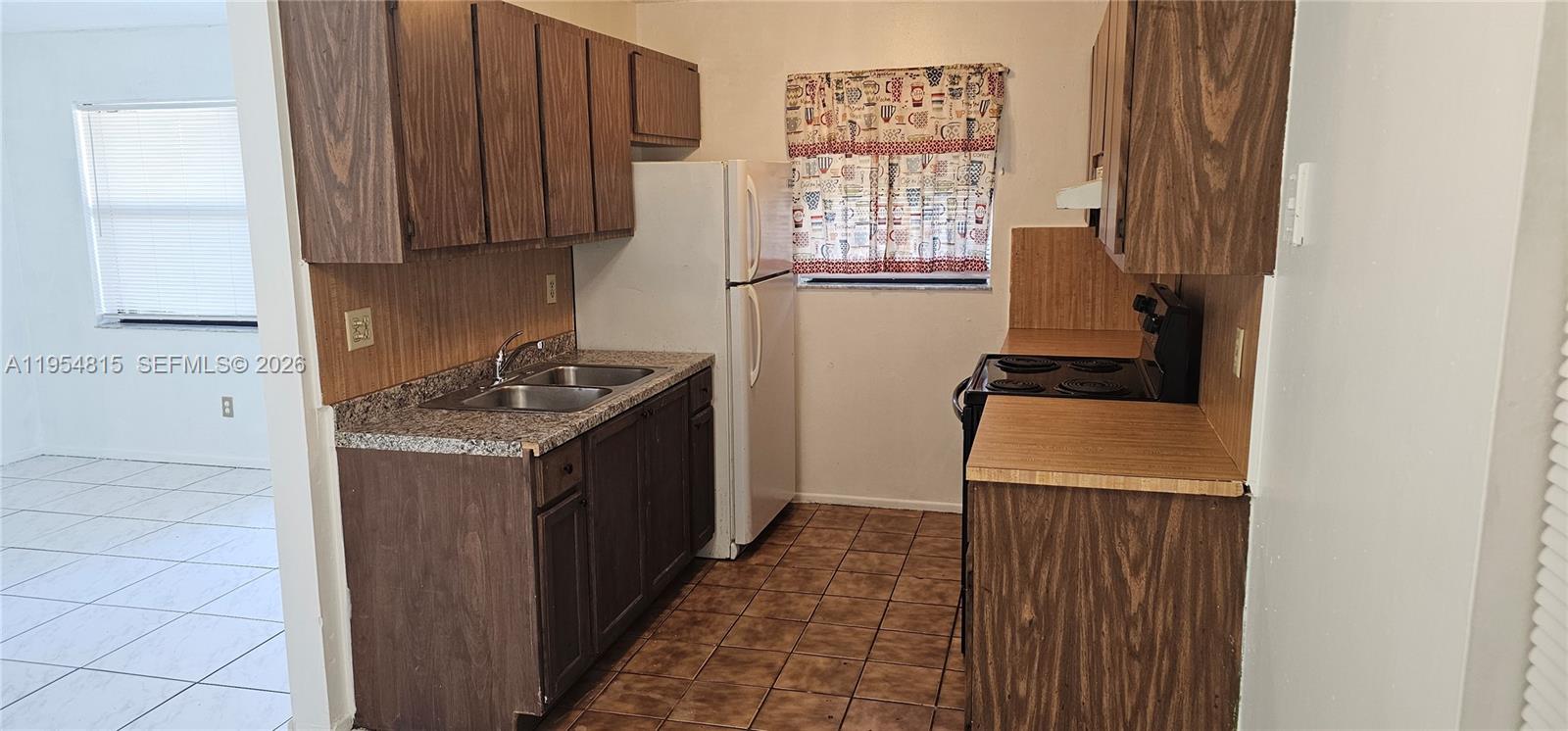 6899 Pembroke Road, Unit 1 Pembroke Pines, FL 33023 - Photo 7 of 9