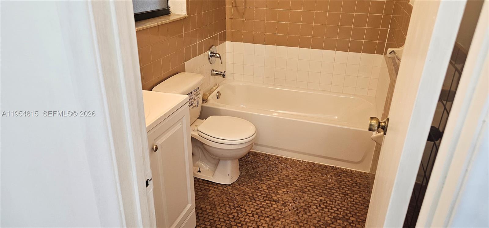 6899 Pembroke Road, Unit 1 Pembroke Pines, FL 33023 - Photo 8 of 9