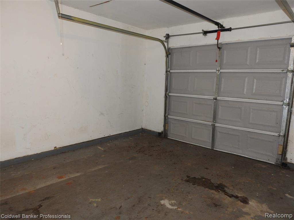 5919 Western Road Flint, MI 48506 - Photo 14 of 26