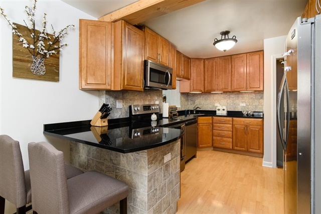 2458 South 3rd Avenue North Riverside, IL 60546 - Photo 8 of 36