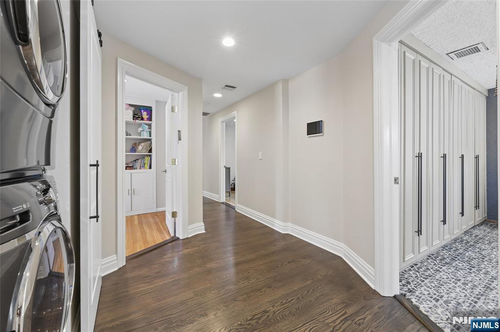 1474 Windsor Road Teaneck, NJ 07666 - Photo 26 of 41