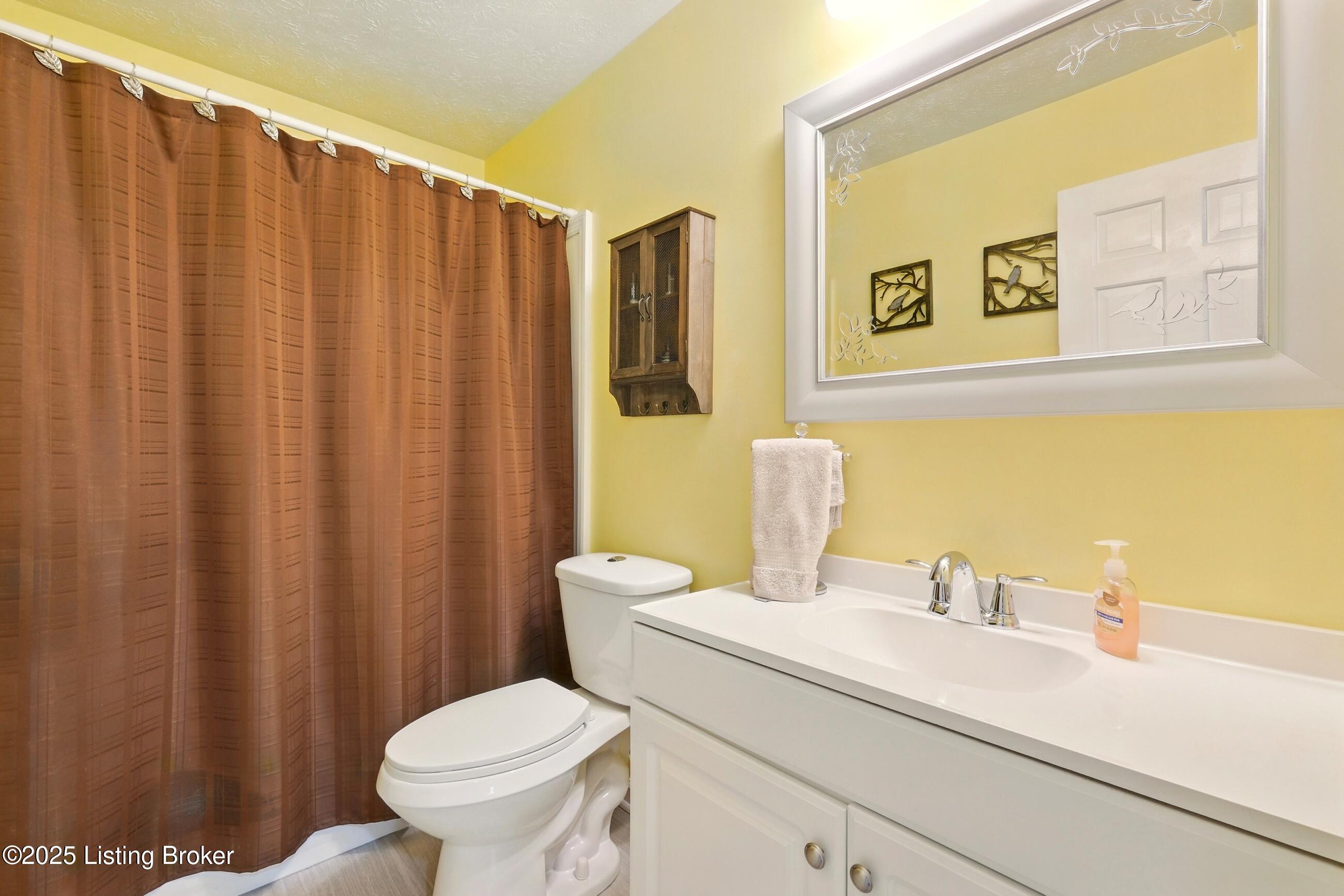 6301 Mandeville Road Louisville, KY 40228 - Photo 27 of 48 29_6301mandeville_louisvillerealestateme