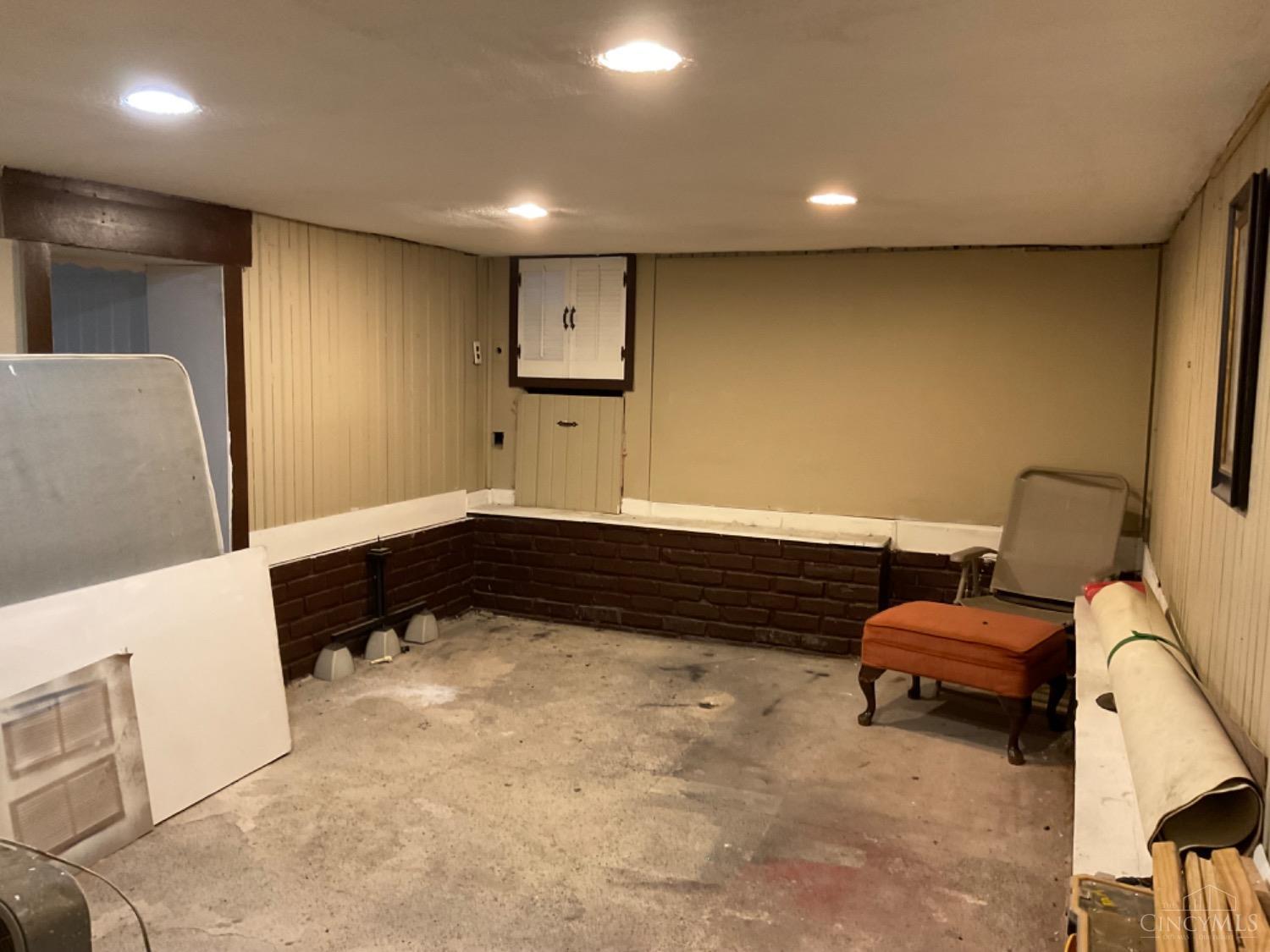 2073 Springdale Road Cincinnati, OH 45231 - Photo 14 of 19 Gallery Image 14
