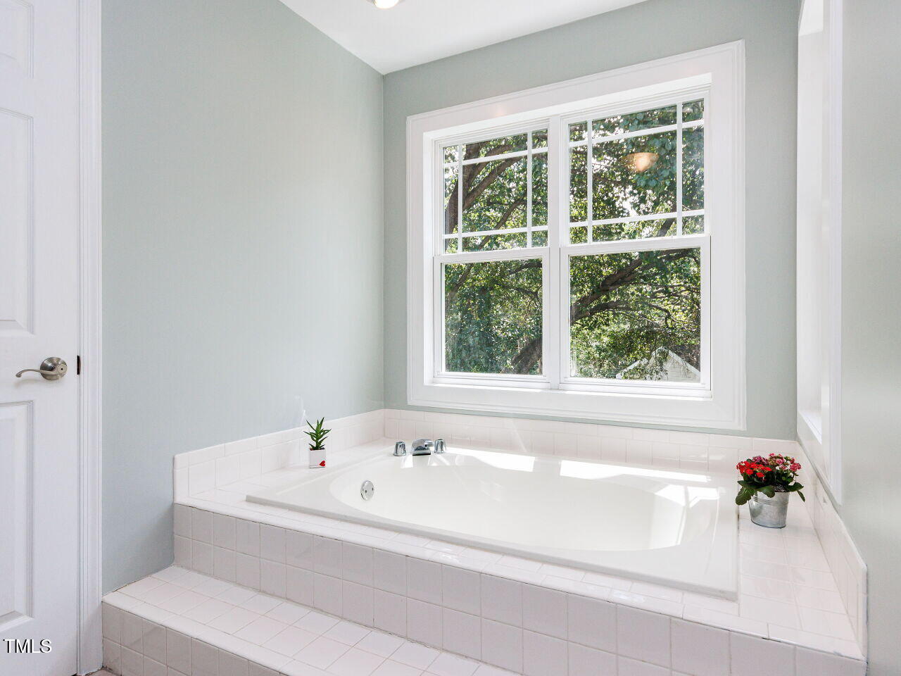 3525 Lytham Place Raleigh, NC 27604 - Photo 20 of 36 020-1280x960-primary-bathroom