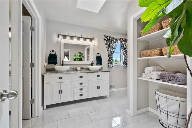 a view of walk in closet