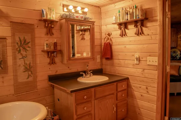 $950,000 | 43 Red Cliff Road, Lander, WY 82520