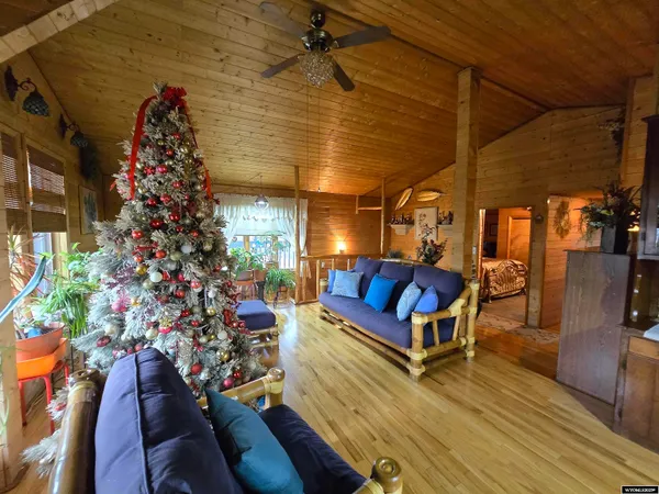 $950,000 | 43 Red Cliff Road, Lander, WY 82520