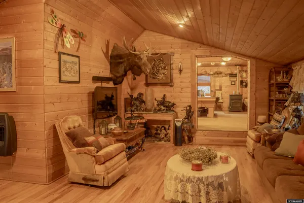 $950,000 | 43 Red Cliff Road, Lander, WY 82520