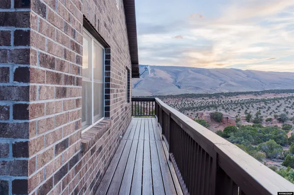 $950,000 | 43 Red Cliff Road, Lander, WY 82520