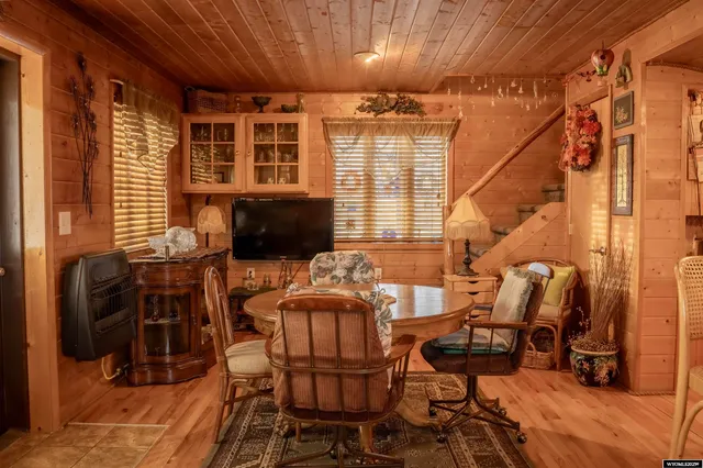 $950,000 | 43 Red Cliff Road, Lander, WY 82520