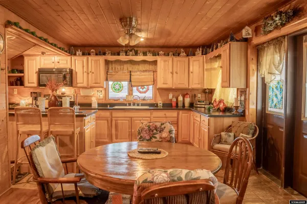 $950,000 | 43 Red Cliff Road, Lander, WY 82520