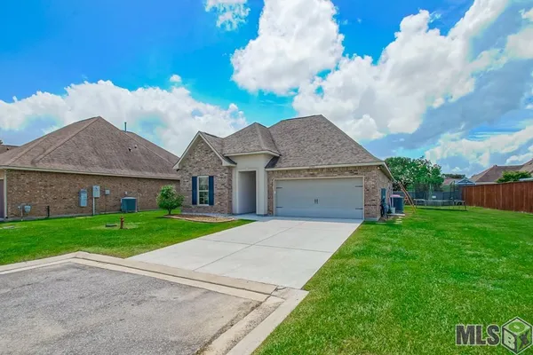 $298,950 | 32463 Curtis Cove Lane, Denham Springs, LA 70706