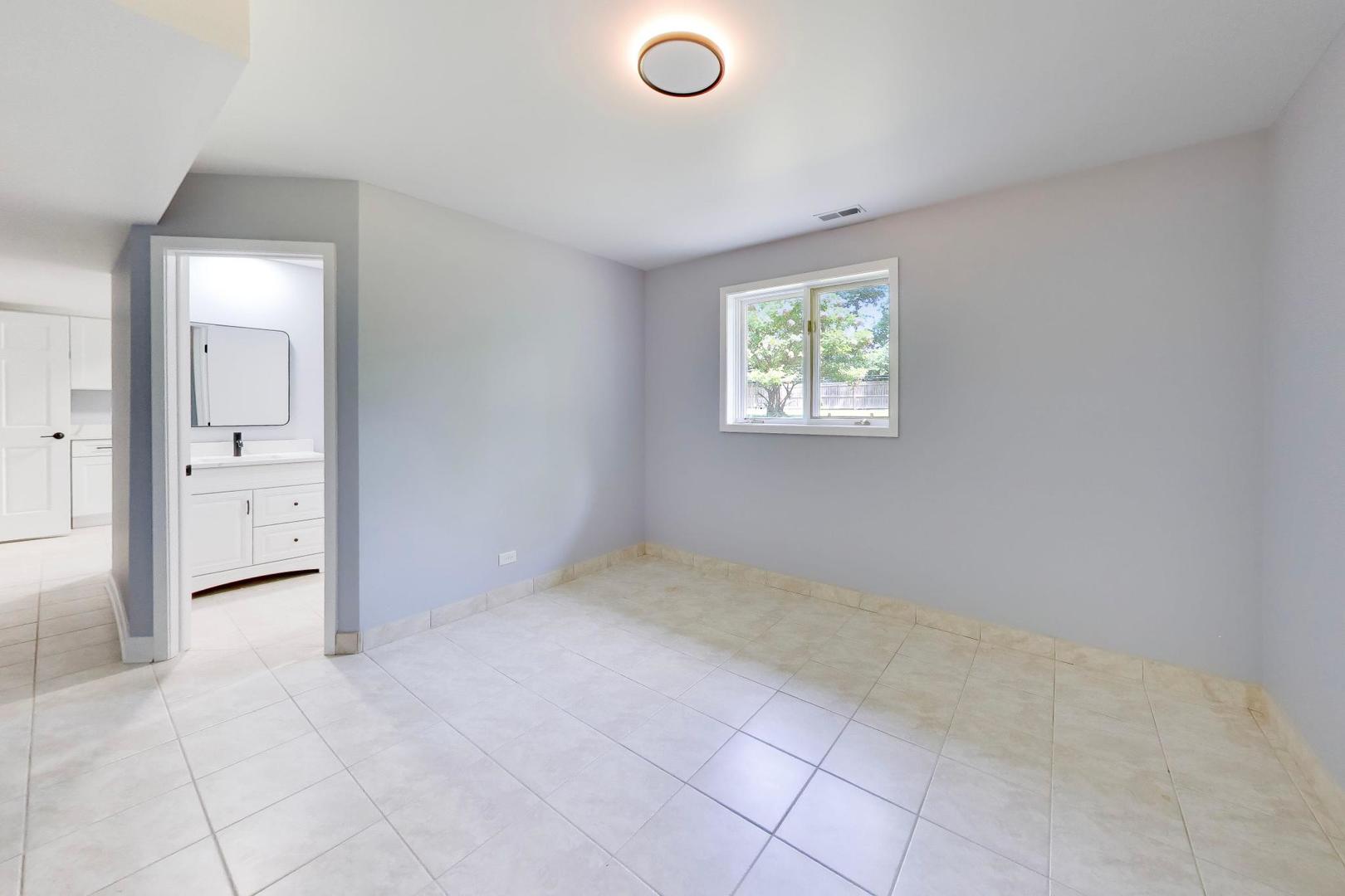 16W250 93rd Place Burr Ridge, IL 60527 - Photo 12 of 30