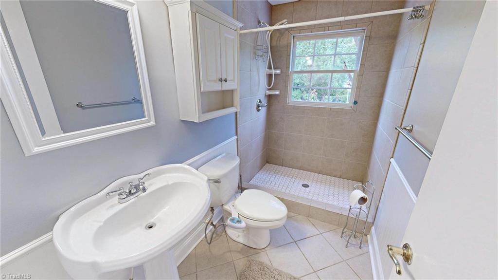1007 Shalimar Drive High Point, NC 27262 - Photo 19 of 43 Bath 1