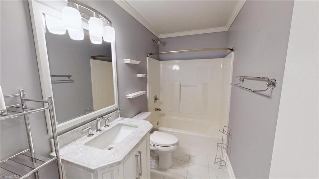 1007 Shalimar Drive High Point, NC 27262 - Photo 27 of 43 Bath 2
