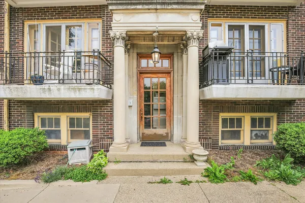 $124,990 | 410 North Prairie Street, Unit 14, Champaign, IL 61820