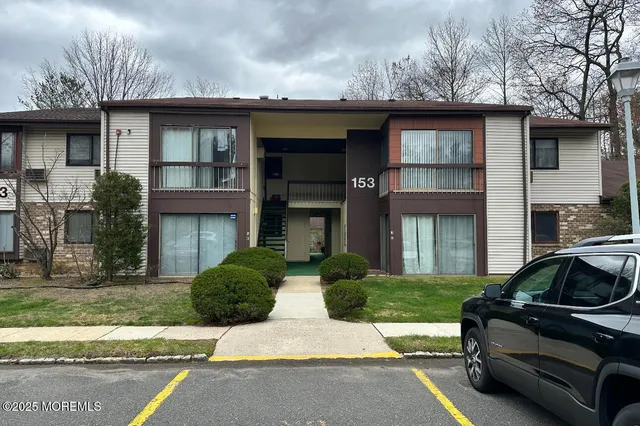 $1,800 | 153 Cross Slope Court, Unit D, Manalapan, NJ 07726