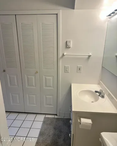 $1,800 | 153 Cross Slope Court, Unit D, Manalapan, NJ 07726