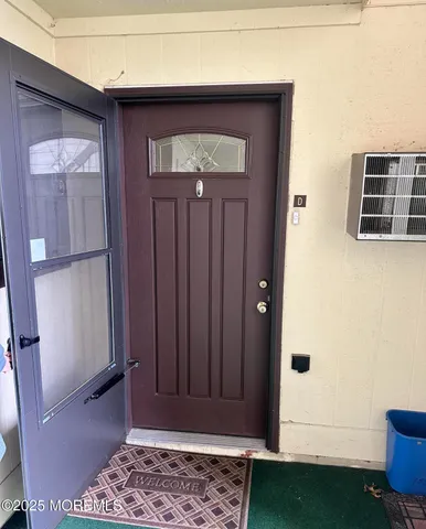 $1,800 | 153 Cross Slope Court, Unit D, Manalapan, NJ 07726