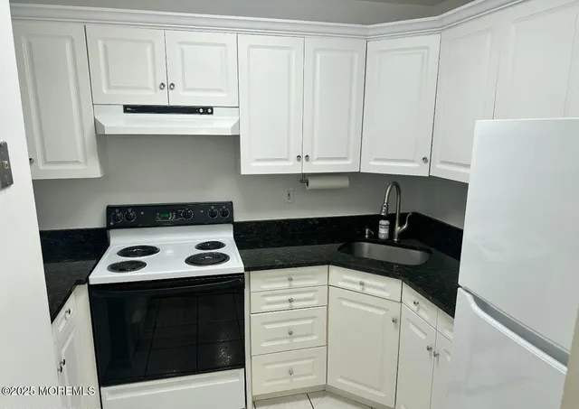 $1,800 | 153 Cross Slope Court, Unit D, Manalapan, NJ 07726