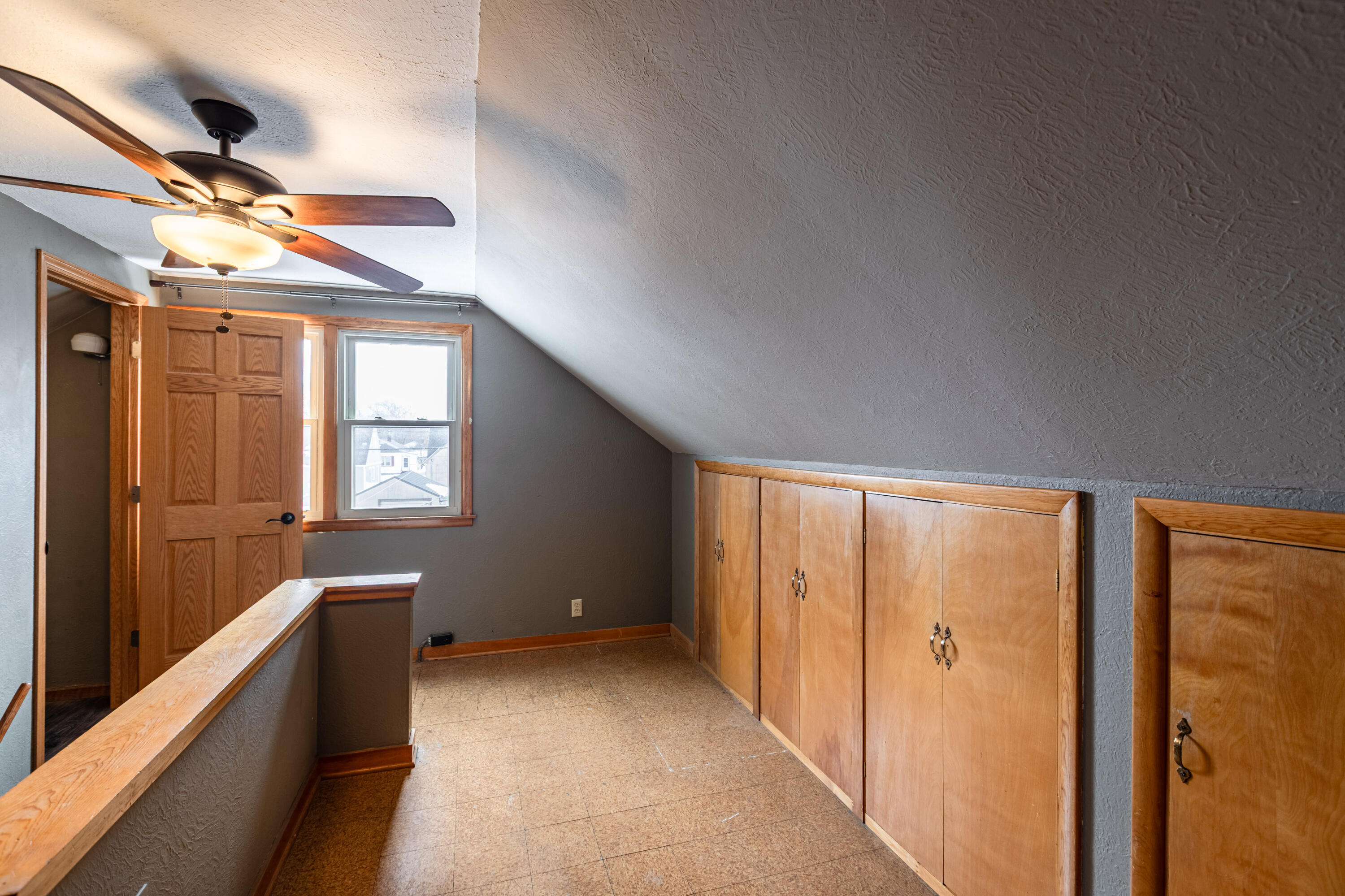 1918 Redfield Street La Crosse, WI 54601 - Photo 14 of 27 C24I1332-HDR