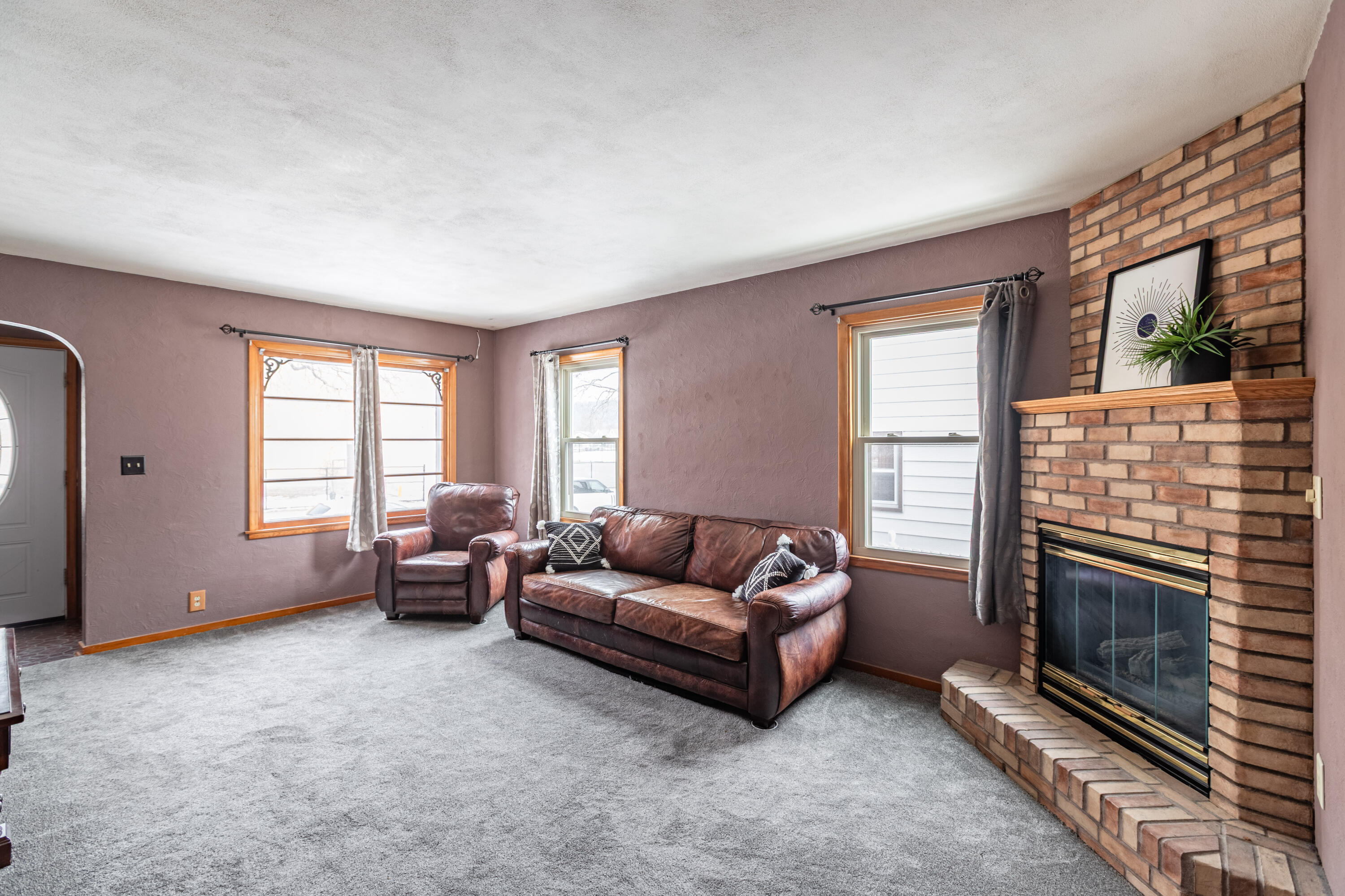 1918 Redfield Street La Crosse, WI 54601 - Photo 3 of 27 C24I1308-HDR