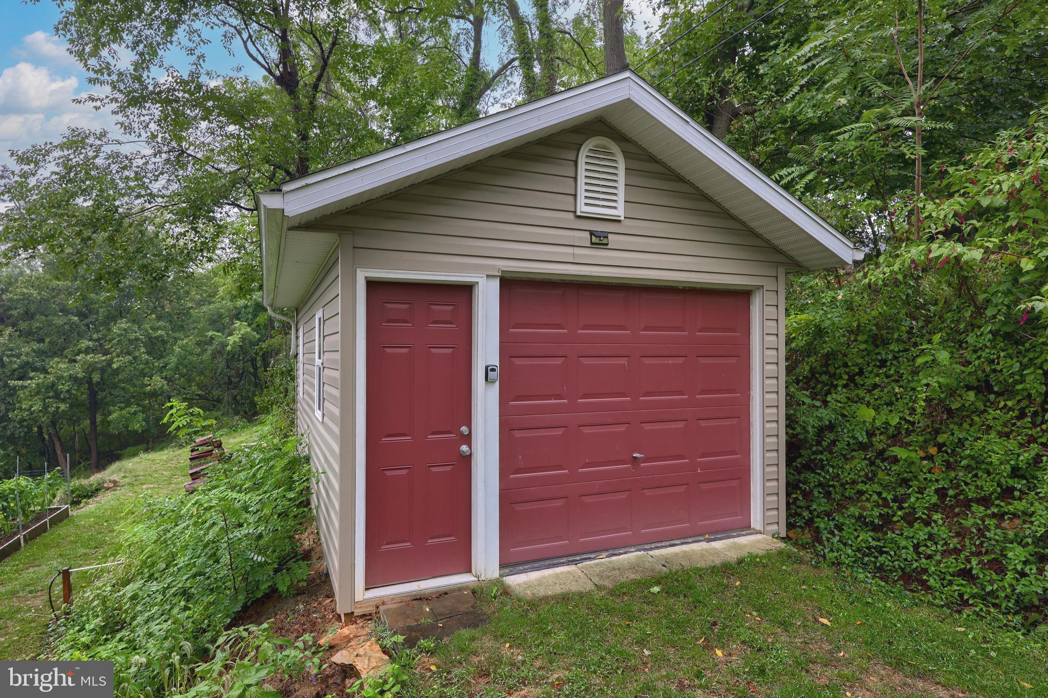 249 Tri Hill Road York, PA 17403 - Photo 39 of 44 Gallery Image 39