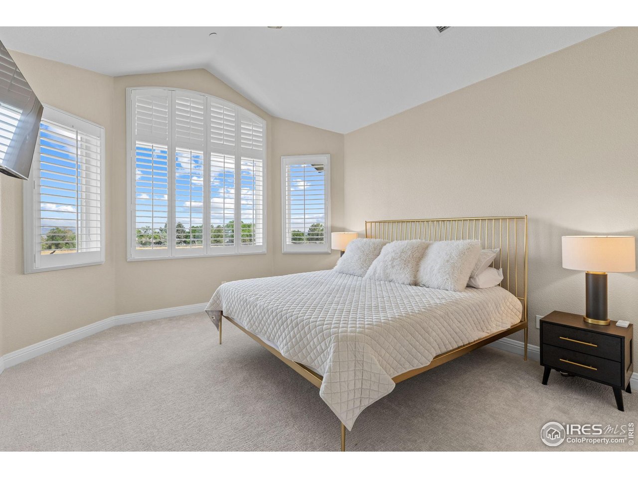 6557 Legend Ridge Trail Niwot, CO 80503 - Photo 24 of 42 Large guest rooms.