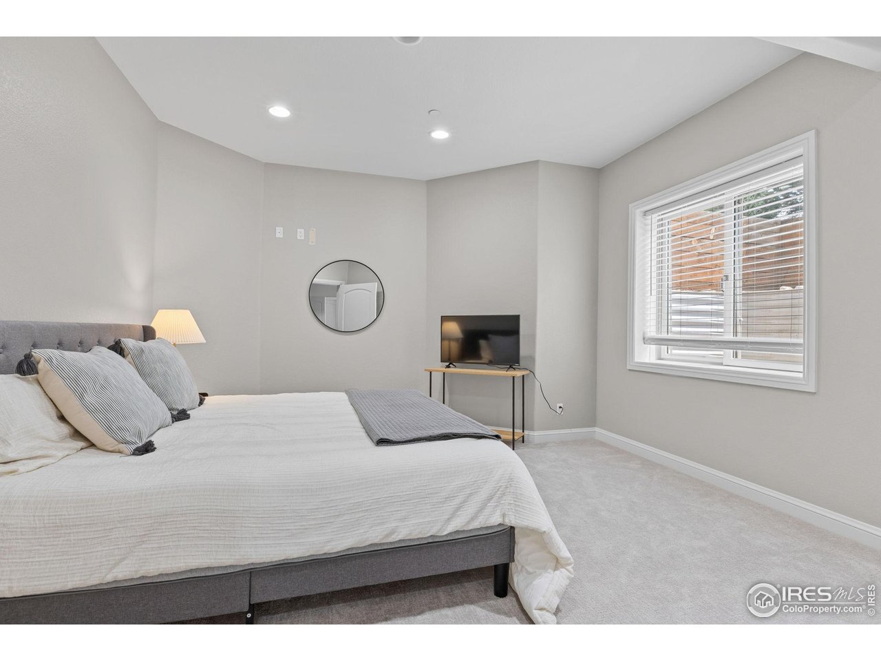 6557 Legend Ridge Trail Niwot, CO 80503 - Photo 37 of 42 Lower level guest room