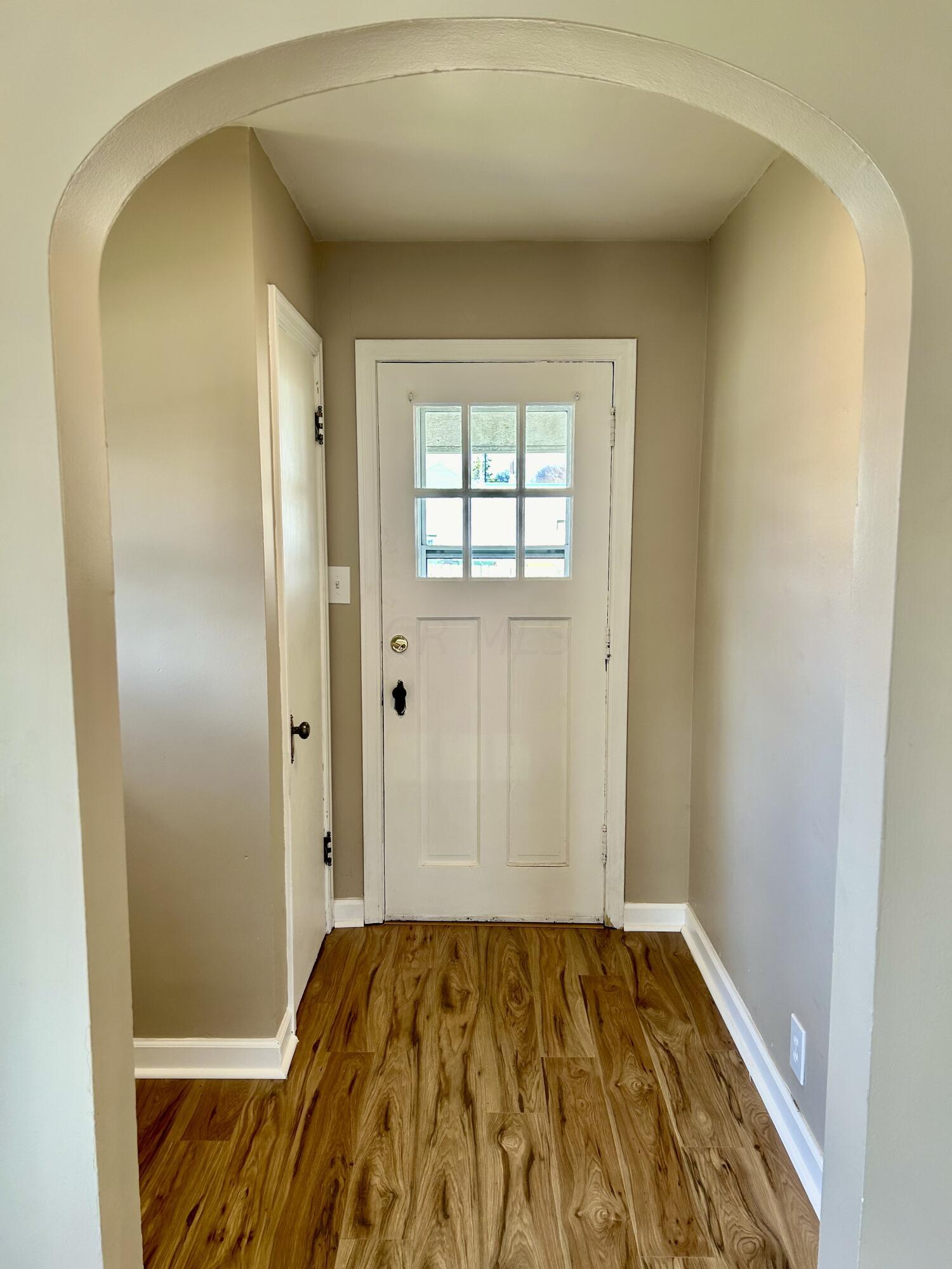 754 South James Road Columbus, OH 43227 - Photo 3 of 37 Entry