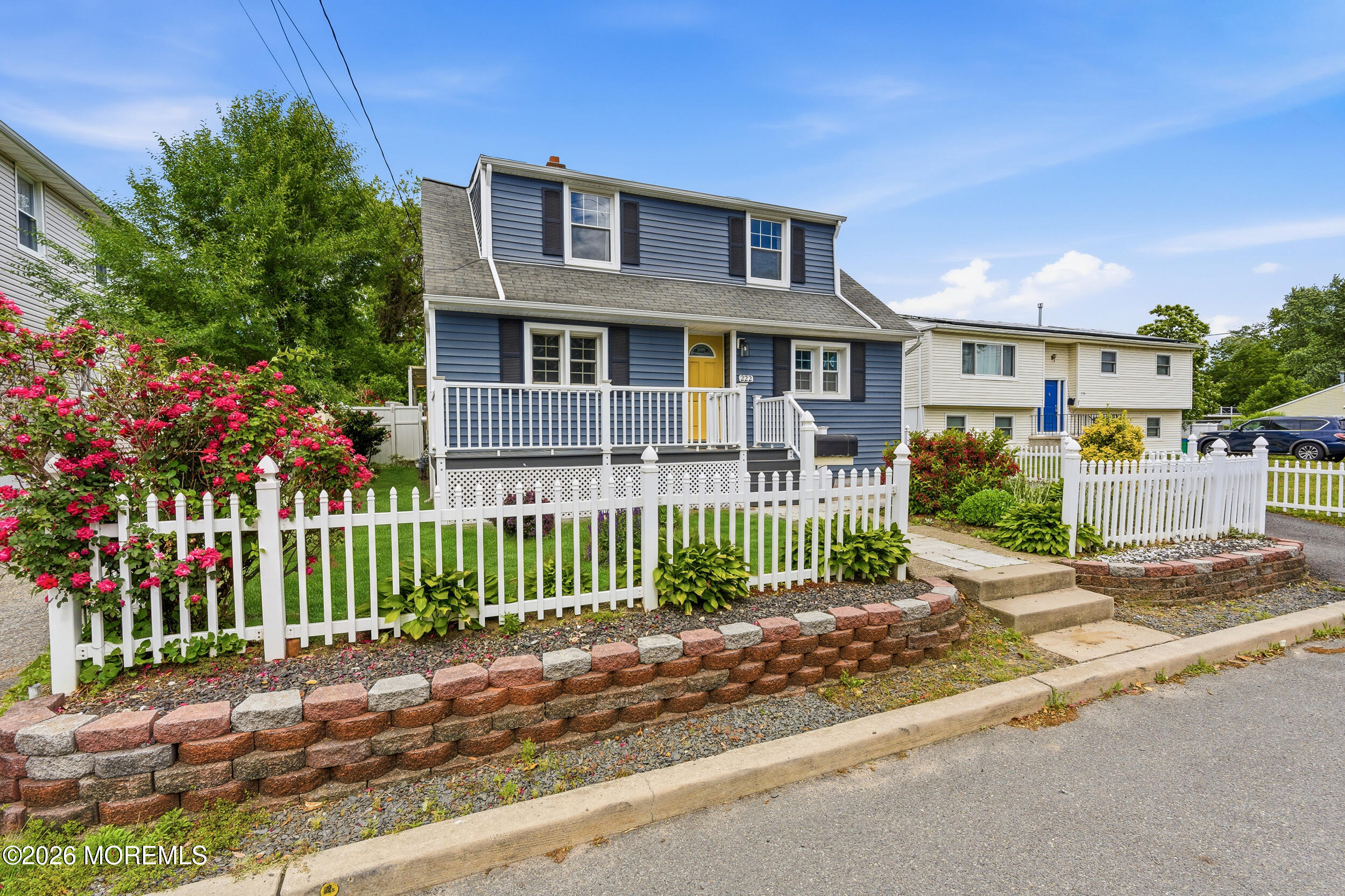 222 Raritan Street Keyport, NJ 07735 - Photo 4 of 31 007