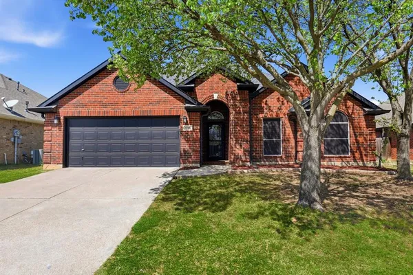 $379,900 | 1711 Copper Leaf Drive, Corinth, TX 76210