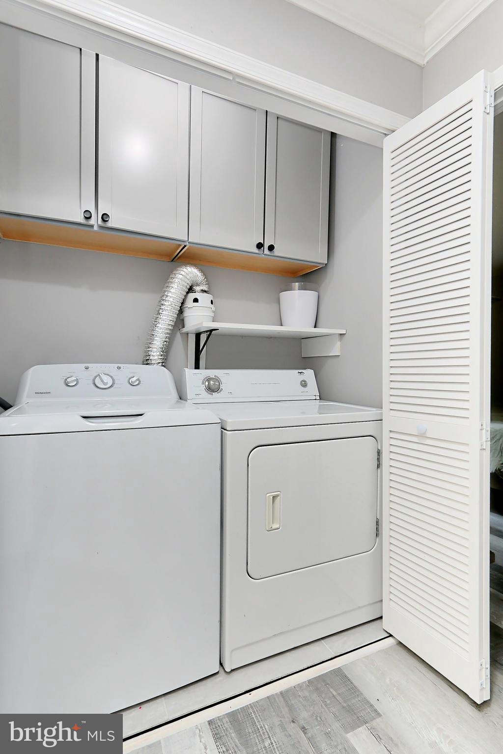 8318 K Kingsgate Road, Unit 545 Springfield, VA 22152 - Photo 24 of 56 FULL SIZE washer and dryer