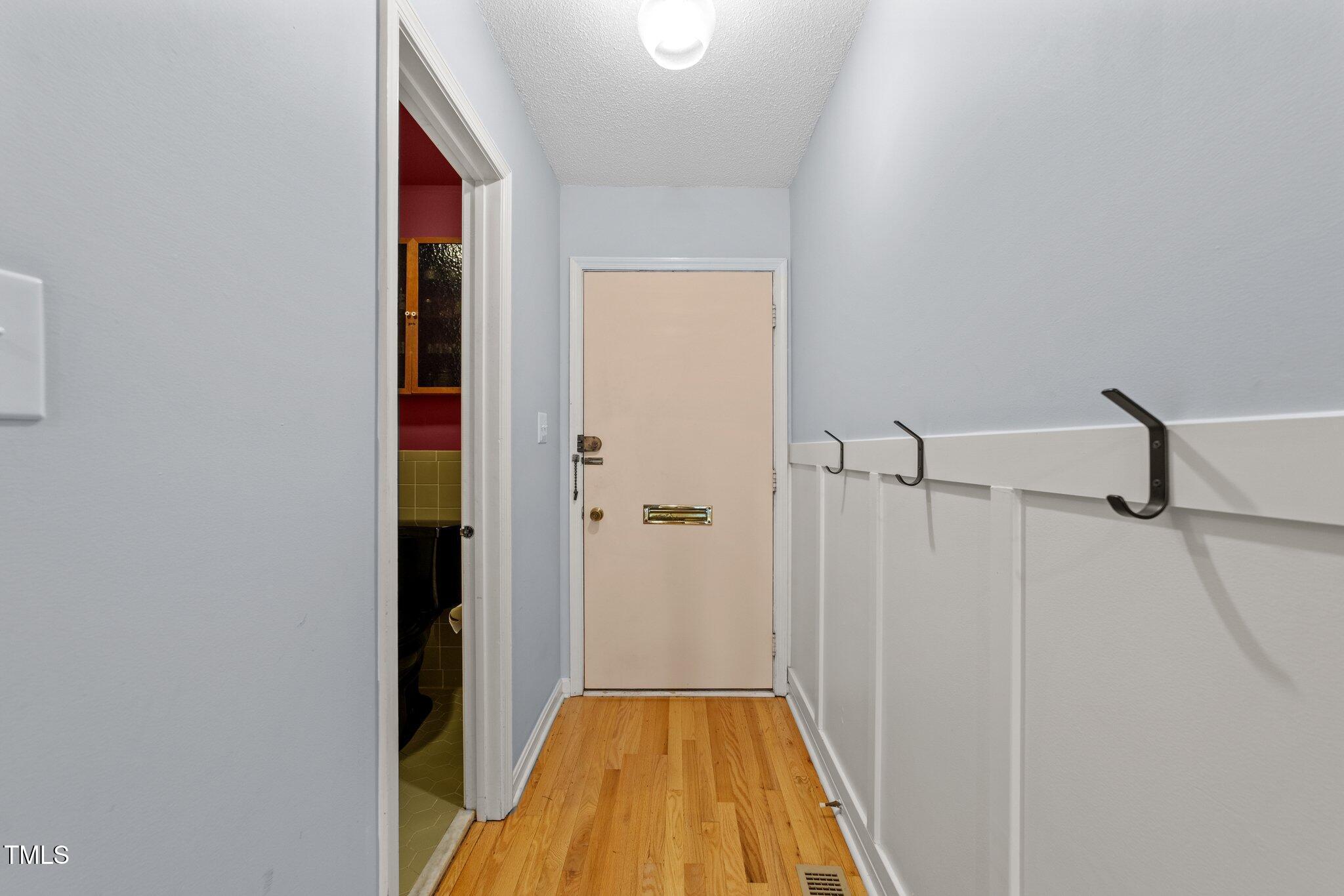 2947 Wycliff Road Raleigh, NC 27607 - Photo 12 of 30 Entry