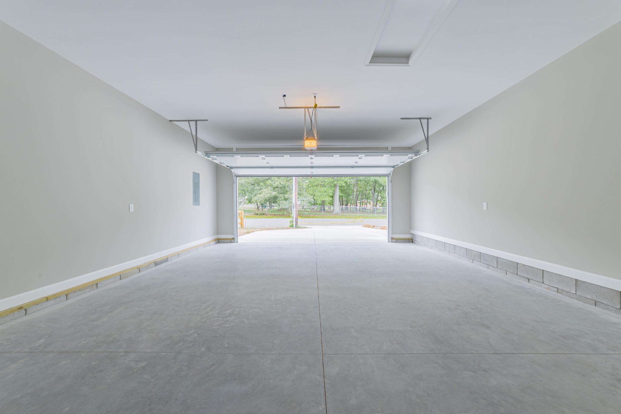 341 Wiseman Road Tullahoma, TN 37388 - Photo 18 of 21 a view of an empty room with a window