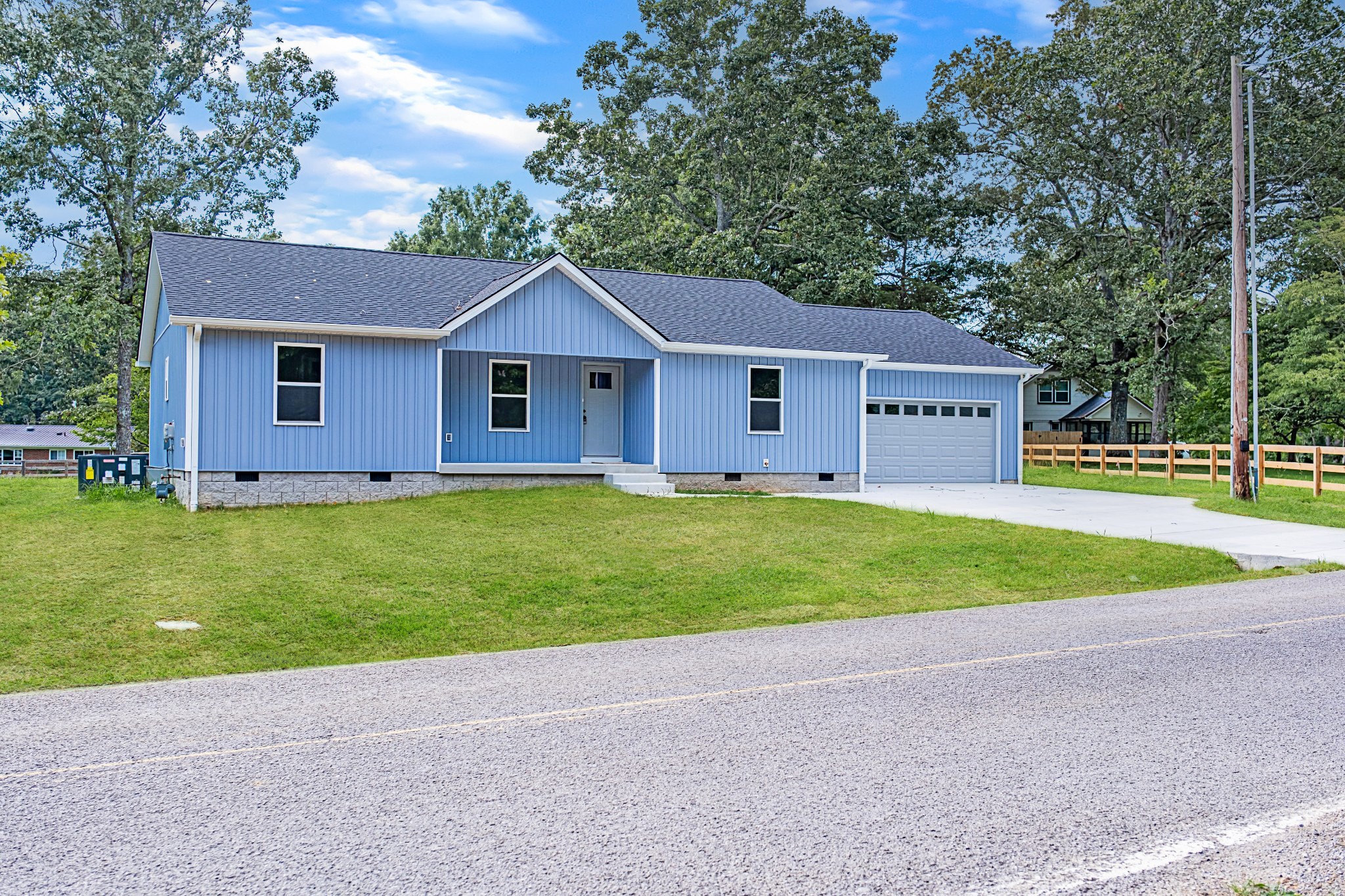 341 Wiseman Road Tullahoma, TN 37388 - Photo 2 of 21 a front view of house with yard and green space
