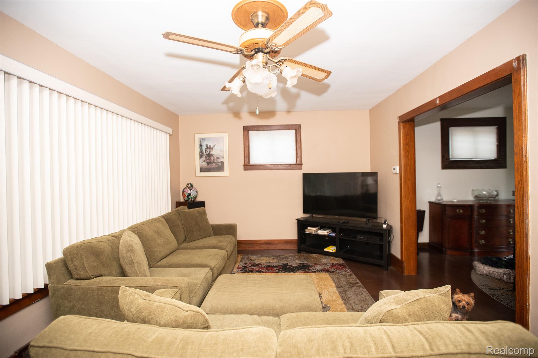 8385 Harding Street Center Line, MI 48015 - Photo 4 of 17 Gallery Image 4