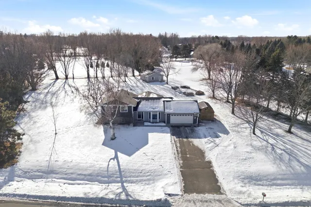 $490,000 | 4995 124th Street North, St. Paul, MN 55110