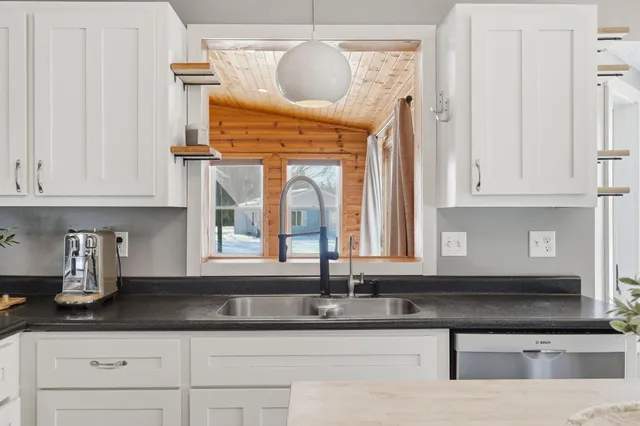 $490,000 | 4995 124th Street North, St. Paul, MN 55110