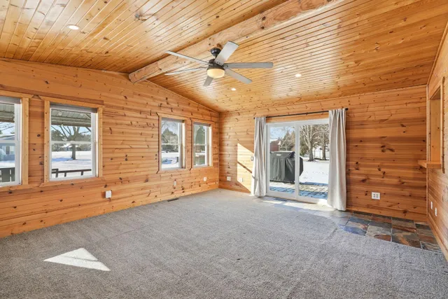 $490,000 | 4995 124th Street North, St. Paul, MN 55110