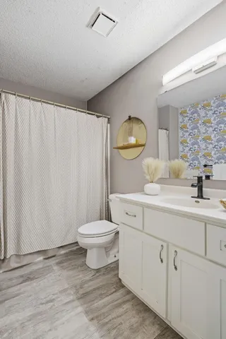 $490,000 | 4995 124th Street North, St. Paul, MN 55110