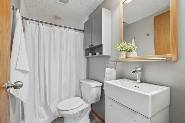 $490,000 | 4995 124th Street North, St. Paul, MN 55110