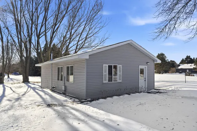 $490,000 | 4995 124th Street North, St. Paul, MN 55110