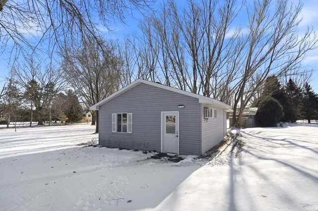 $490,000 | 4995 124th Street North, St. Paul, MN 55110